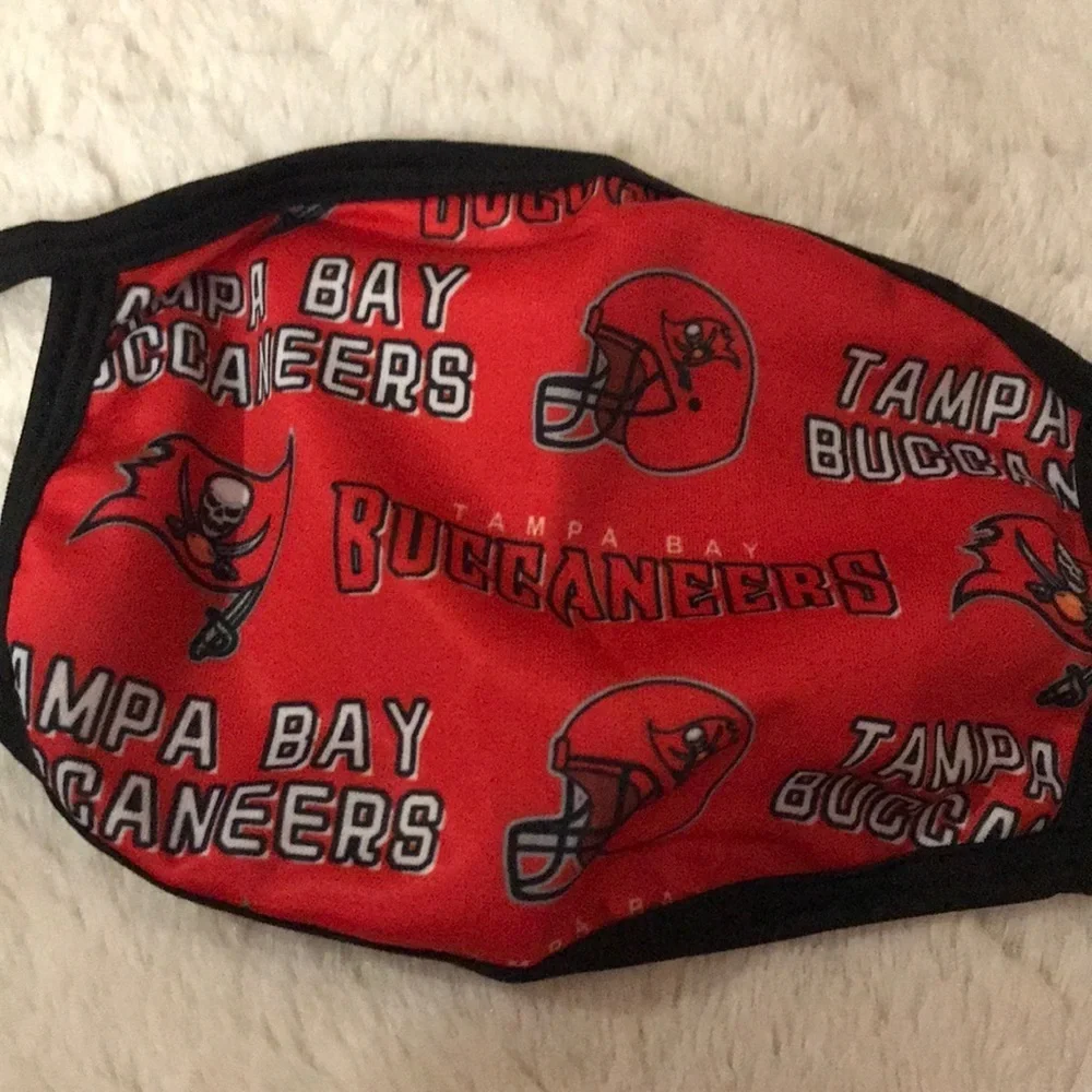 6/$20 New Tampa Bay Buccaneers face mask